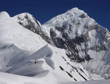 Spantik (7027) na skialpoch