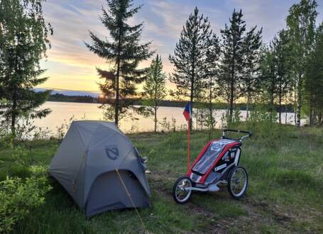 TESTUJEME: Stan NEMO Dragonfly OSMO Bikepack 1P: Domov zbalený medzi riadidlami